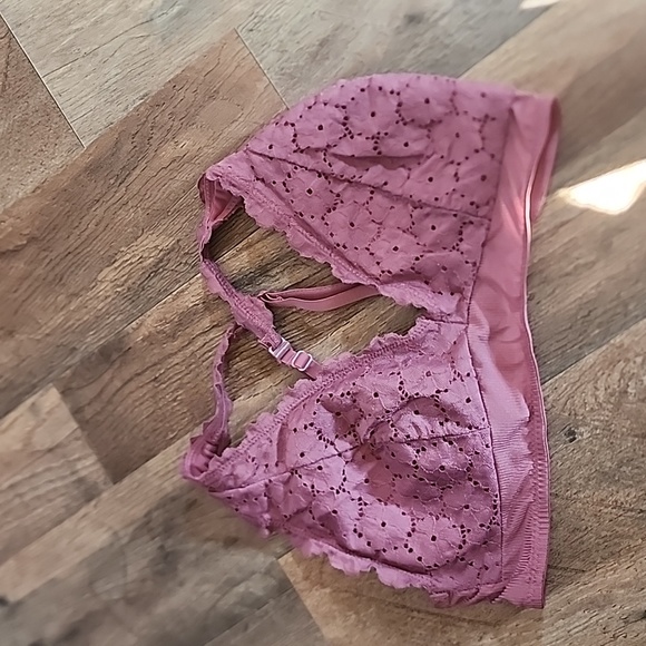 Jessica Simpson Other - Jessica Simpson Women's Bra Size Medium.